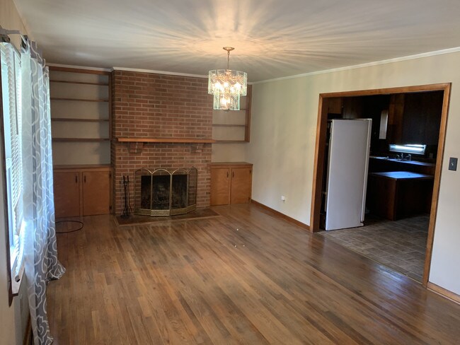 Building Photo - 104 West McReynolds Drive