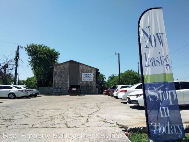 Building Photo - 430 Kendalia Ave