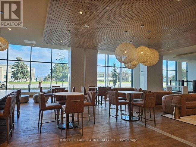 Photo du bâtiment - 8960 Jane St