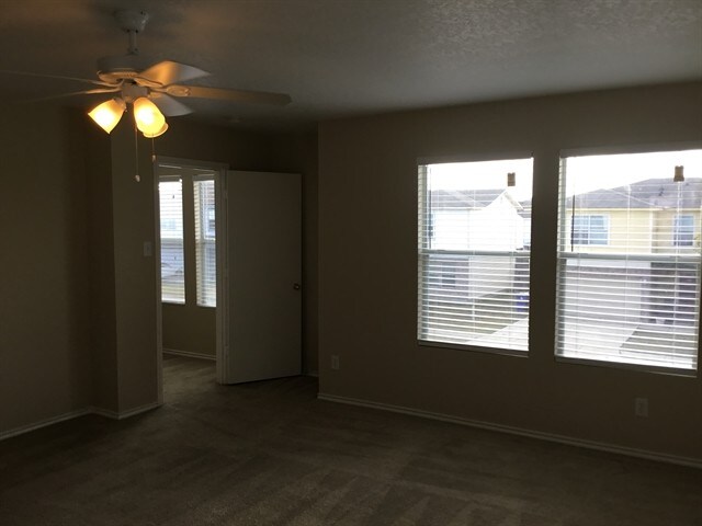 Building Photo - 136 Gatewood Bay