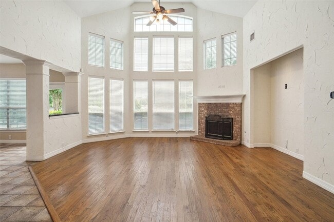 Building Photo - 1421 Savoy Ct