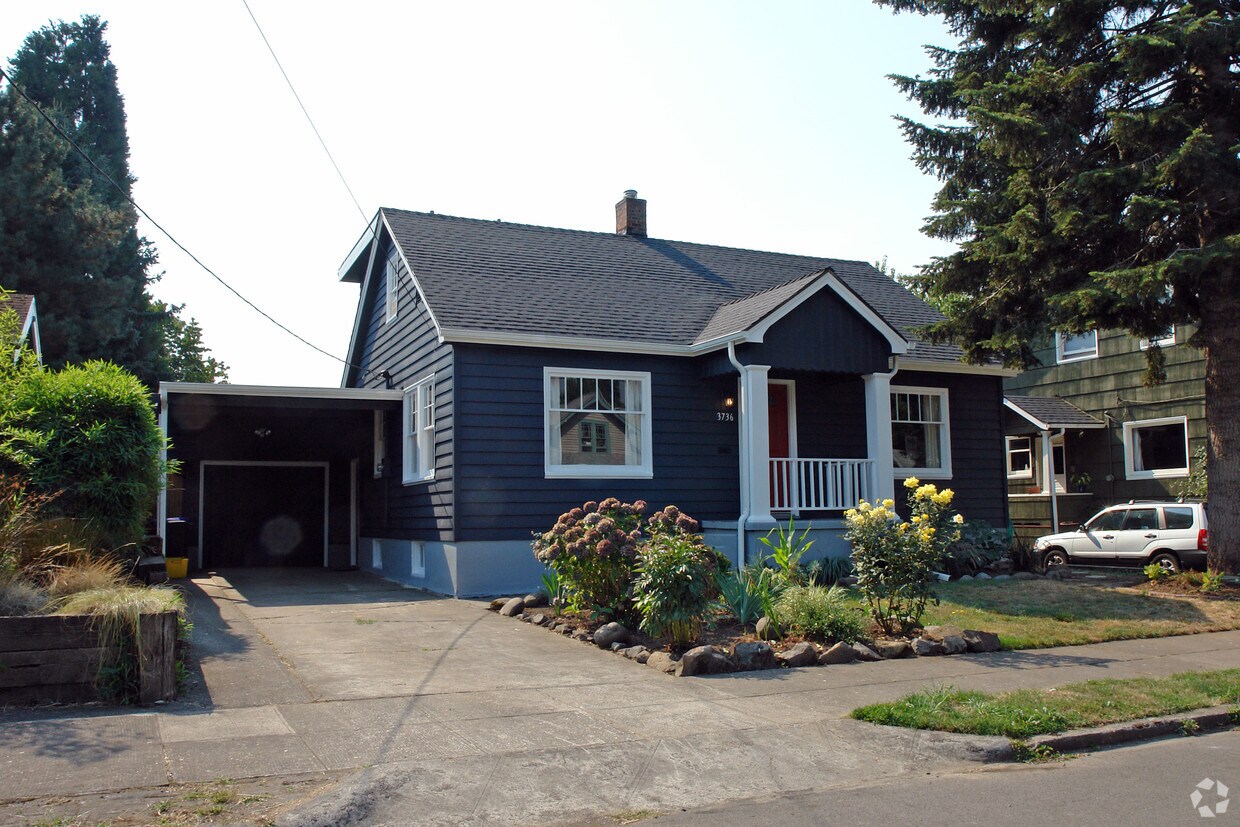 Building Photo - 3736 Cora St