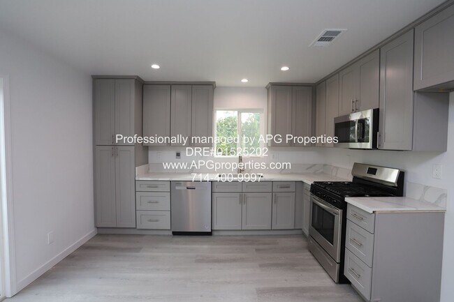 Building Photo - 838 S Gilbuck Dr