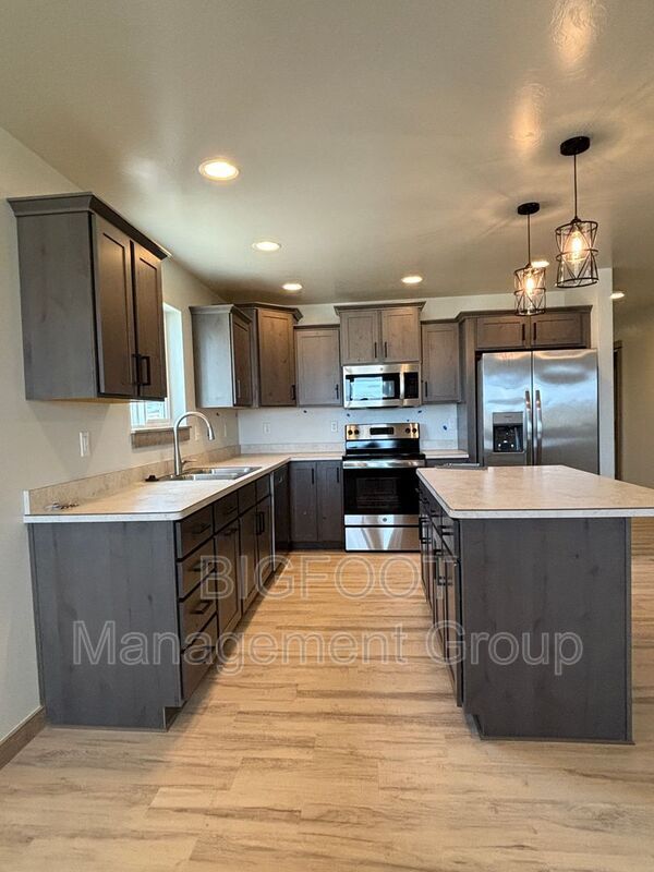 Building Photo - 4031 Halle Ct
