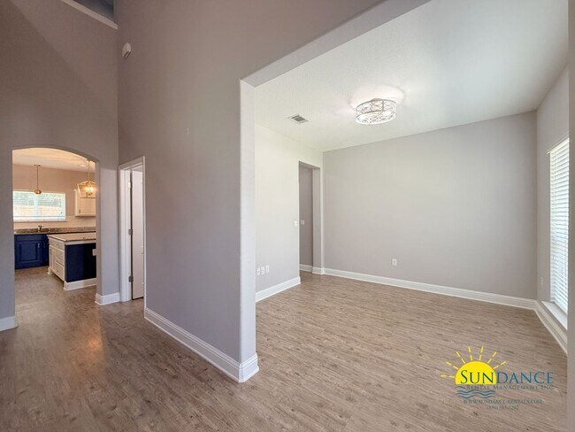 Foto del edificio - 8565 Holley Hills Cir
