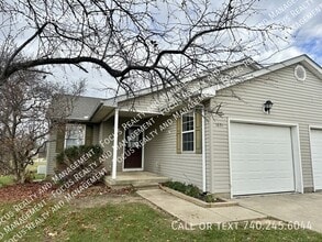 Building Photo - 1651 Ridgeview Ct