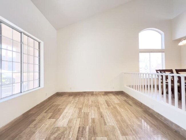 Building Photo - 827 Happy Sparrow Ave