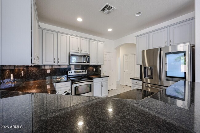 Building Photo - 14991 N 135th Dr
