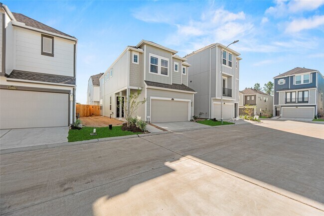 Building Photo - 11423 Blossom Sq St