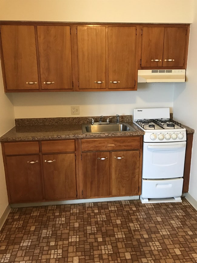 Building Photo - 5046 Northfield Dr