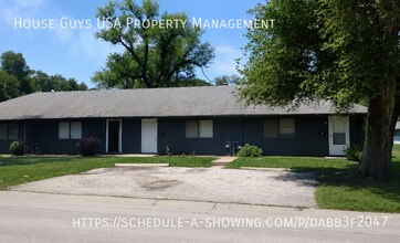 Building Photo - 15216 Bellaire Ave