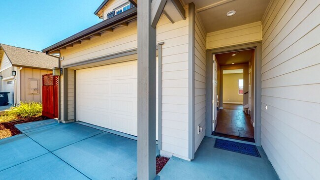 Foto del edificio - Bright and beautiful Home in Coffey Park! ...