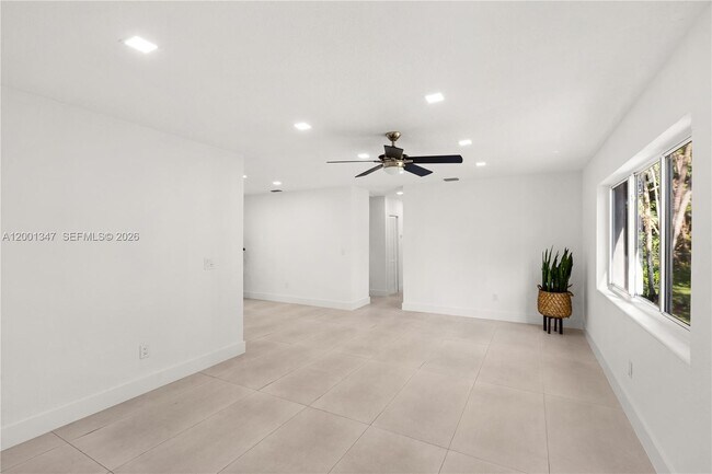 Foto del edificio - 6605 SW 61st St