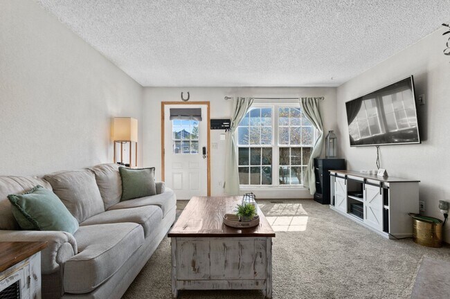 Foto del edificio - 10715 Foxwood Ct