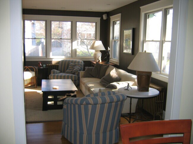Living room 2 - 21 Annandale Rd