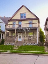 Building Photo - 1213 S 72nd St