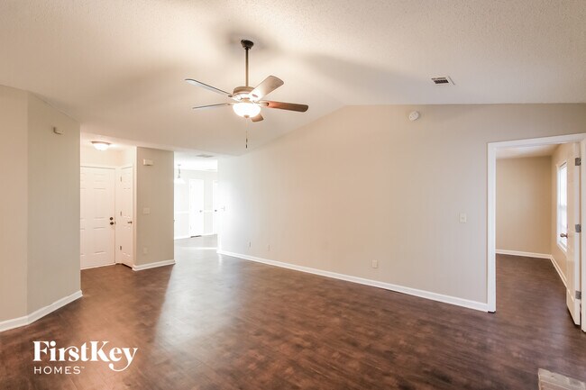 Foto del edificio - 1166 Locust Dr