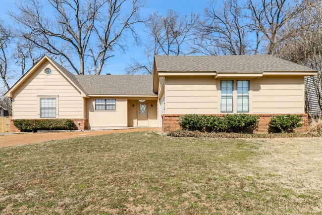 Building Photo - 5642 Crievewood Dr