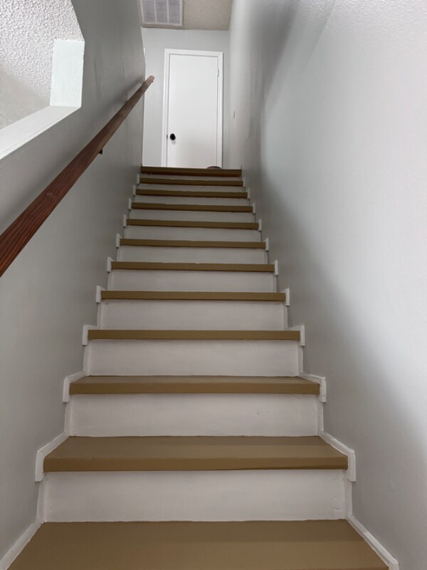 Building Photo - 252 Taylor Ln