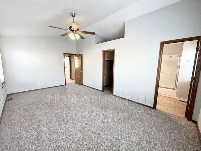 Foto del edificio - 3974 Cambridge Ave