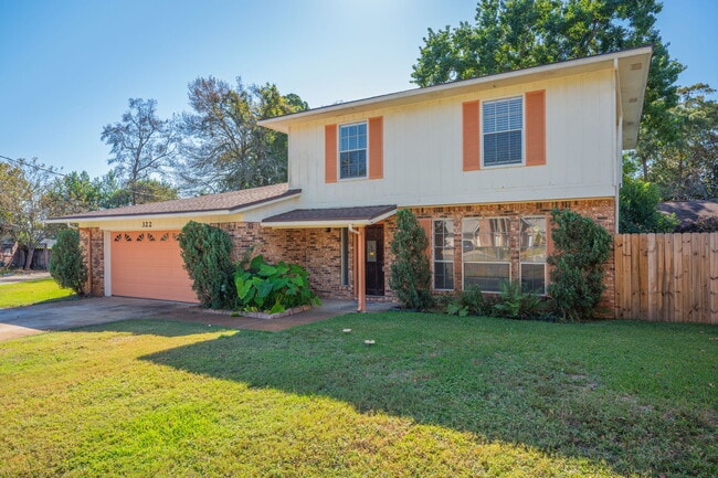 Building Photo - 322 Kathleen Pl NW