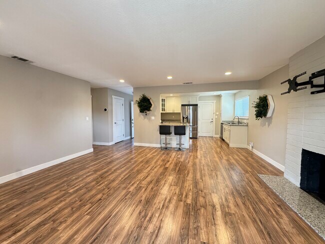 Foto del edificio - 2125 Athene Dr