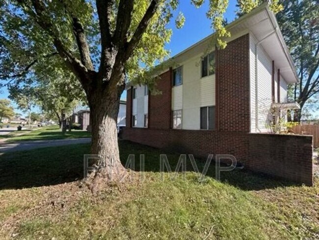 Foto del edificio - 3027 Rotunda Ct S