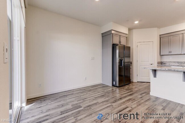 Building Photo - 3 br, 2.5 bath Townhome - 3080 Blue Cove W...