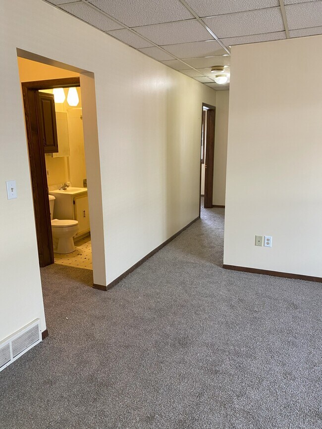 Foto del edificio - 630 N 57th Ave W