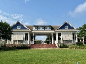 Building Photo - 2013 Woodland Pine Ct
