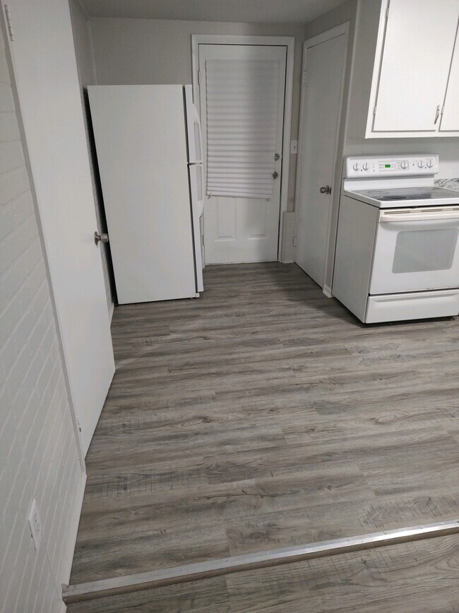 6039 N Genesee Rd Unit 1, Flint, MI 48506 Condo for Rent in Flint, MI
