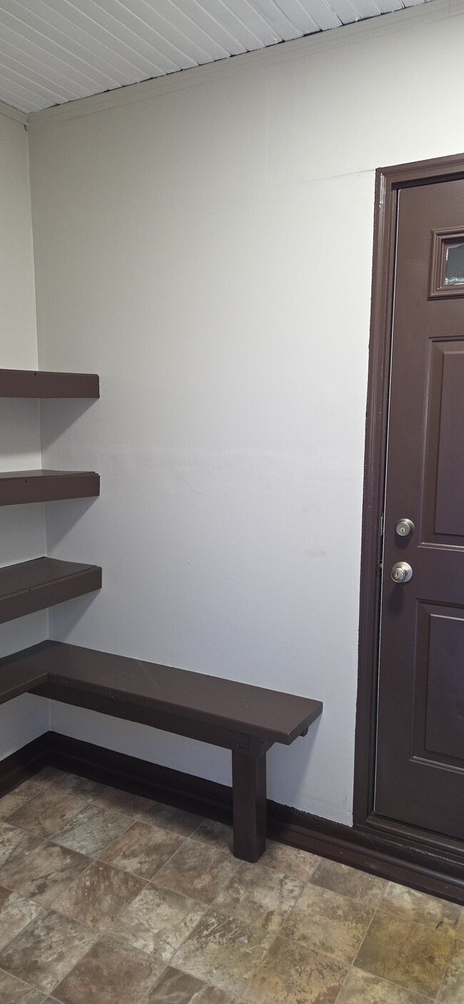 Foto del edificio - 484 Merchants Rd