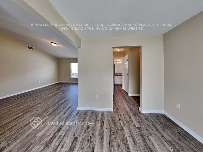 Building Photo - 8657 Pebblebrooke Way