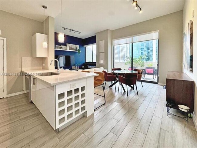 Foto del edificio - 999 SW 1st Ave