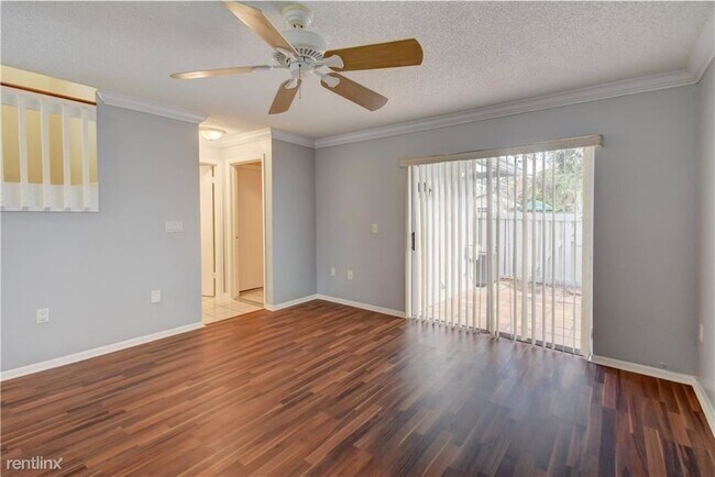 Foto del edificio - 3 br, 2.5 bath Townhome - 4309 NW 120th Ln