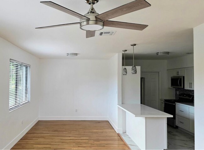 Foto del edificio - 2440 SW 64th Ave