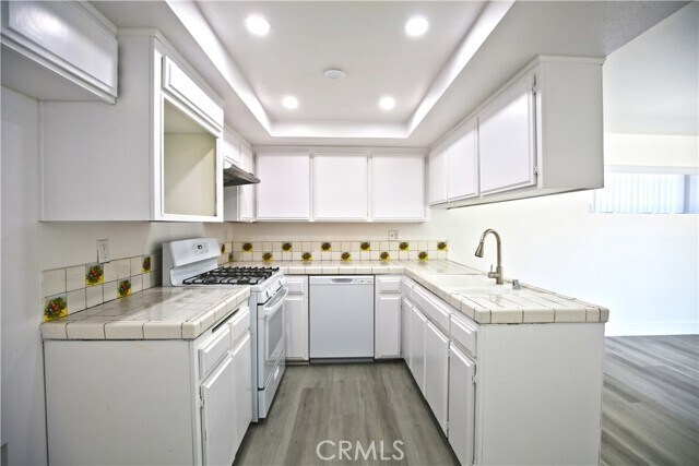 Foto del edificio - 210 W Grand Ave