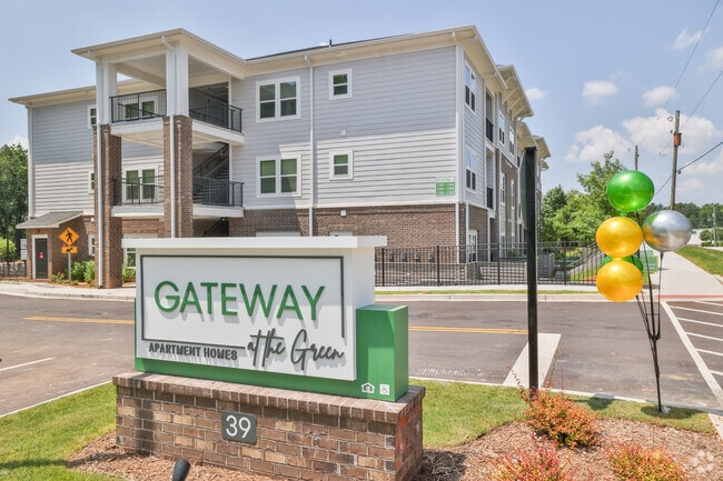 Building Photo - Gateway at the Green