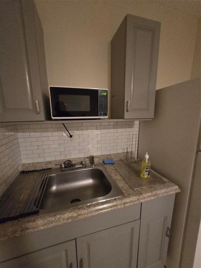 Foto del edificio - 9291 NW 23rd St