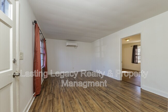 Foto del edificio - 238 Bond St