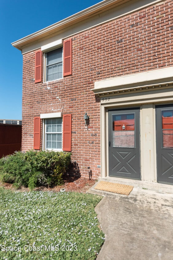 932 Jamestown Ave, Indian Harbour Beach, FL 32937 Townhome Rentals in