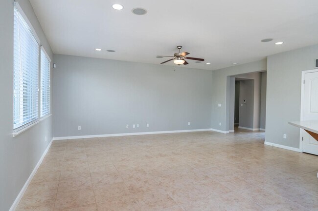 Foto del edificio - Harlan Ranch Home with Yard for Lease