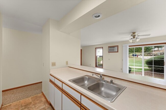Foto del edificio - Brookstone Manor