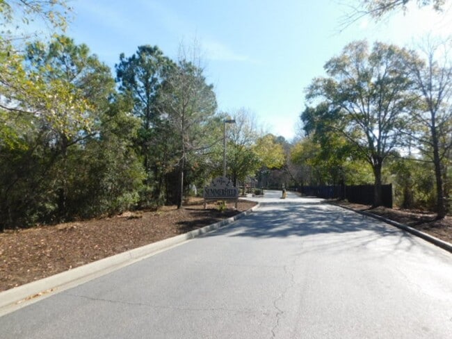 Building Photo - 2 Bedroom Located in Summerfield Community