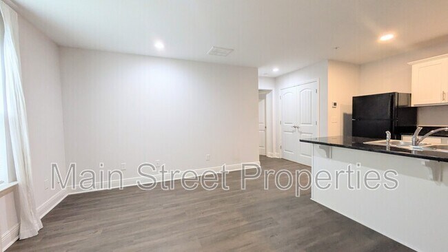 Foto del edificio - 313 N Navy Blvd