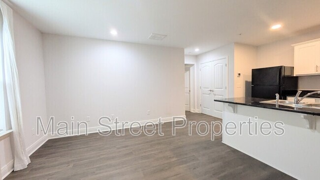 Building Photo - 313 N Navy Blvd