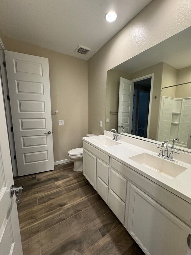 Foto del edificio - 2048 W Sienna Bouquet Pl