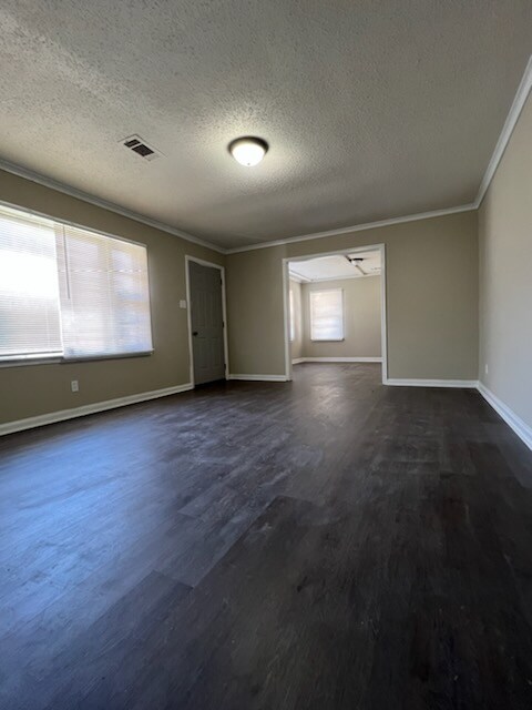 Foto del edificio - 2823 Baskin St