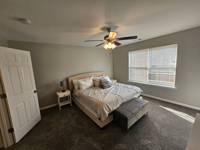 Foto del edificio - Nice Townhome!