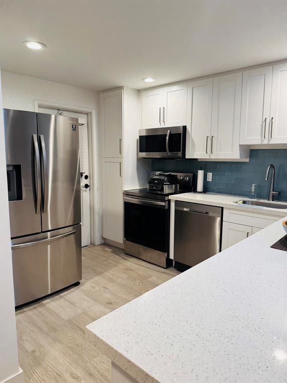 Foto del edificio - 2800 N Palm Aire Dr